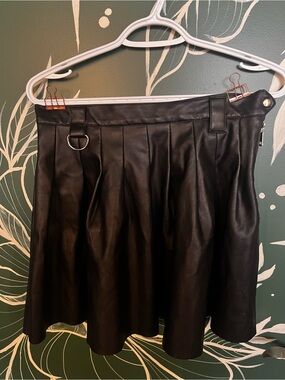 🖤 SWS - Black Faux Leather Pleated Mini Skirt 🖤